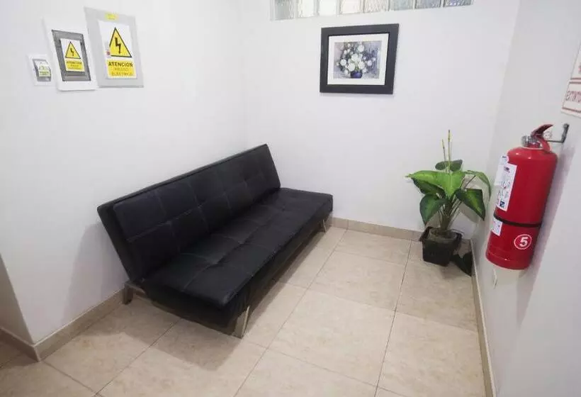 Hotel Hostal Sueños Breña
