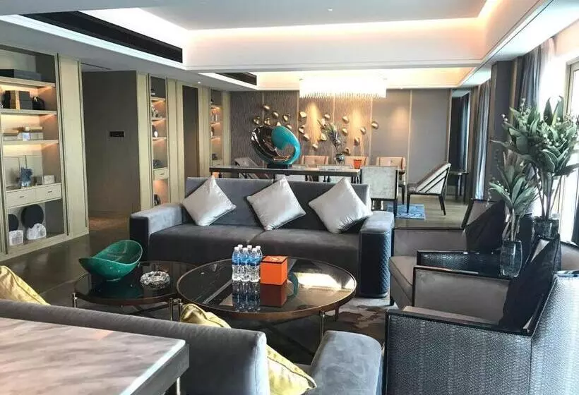 ホテル Howard Johnson By Wyndham Sihanoukville