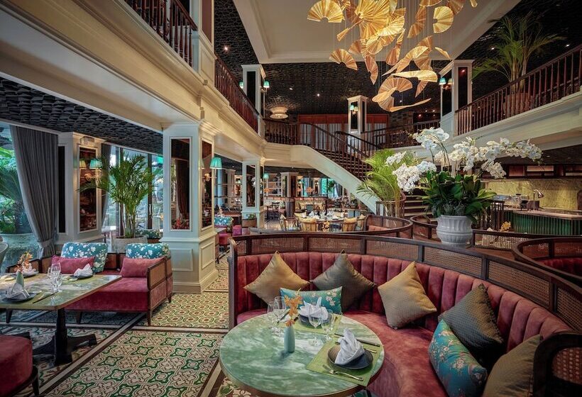 هتل Hôtel Perle D Orient Cat Ba Mgallery