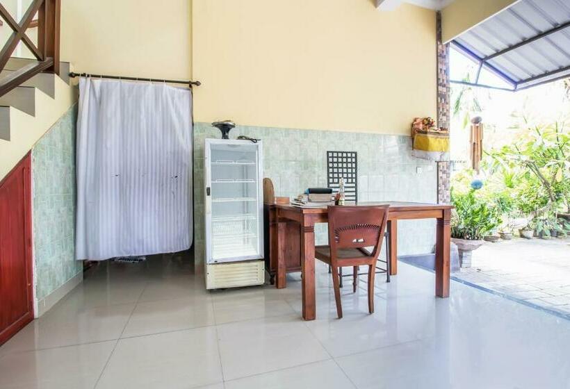 Отель Oyo 3488 Puri Mas Kawan