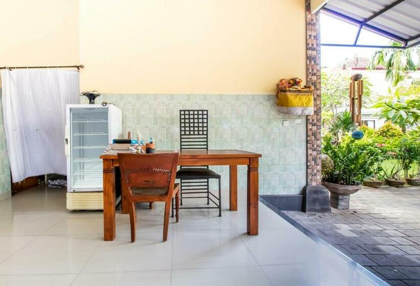 Отель Oyo 3488 Puri Mas Kawan