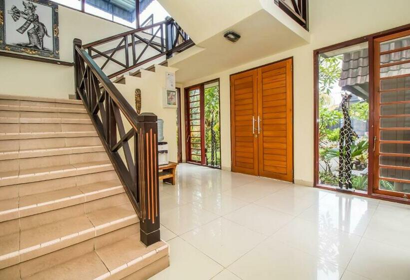 Отель Oyo 3488 Puri Mas Kawan