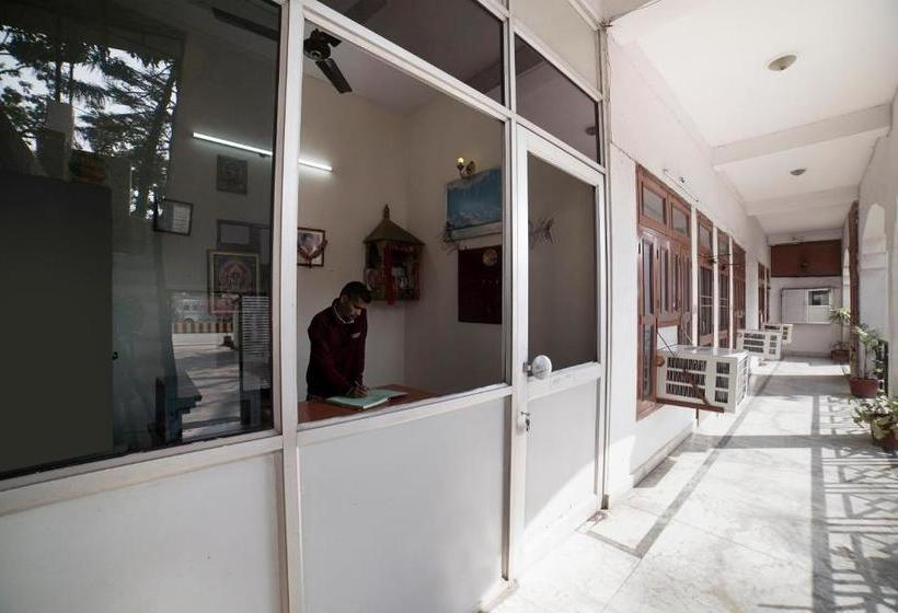 Hotel Oyo 72887 Maa Bhawani Lodge