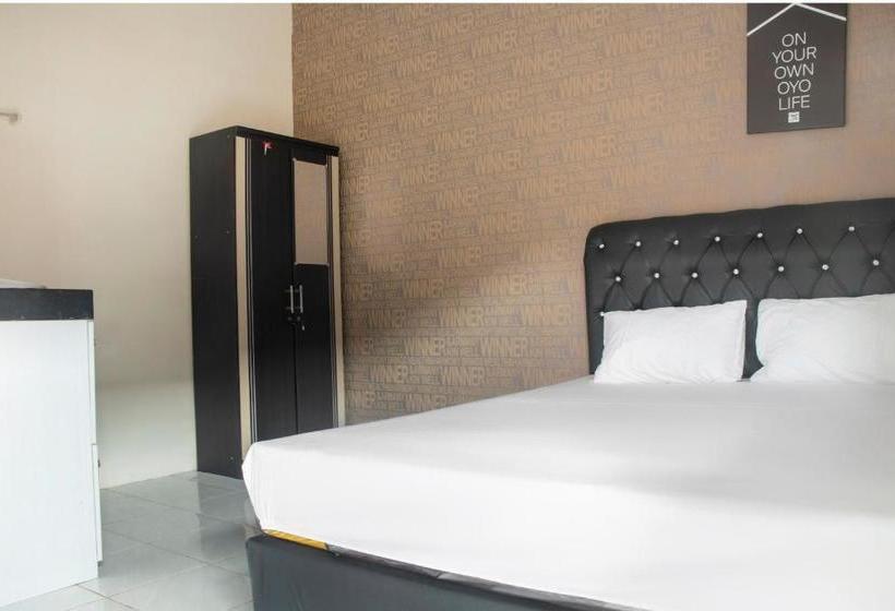 هتل Oyo Life 3124 D  Moonz Kost And Cafe