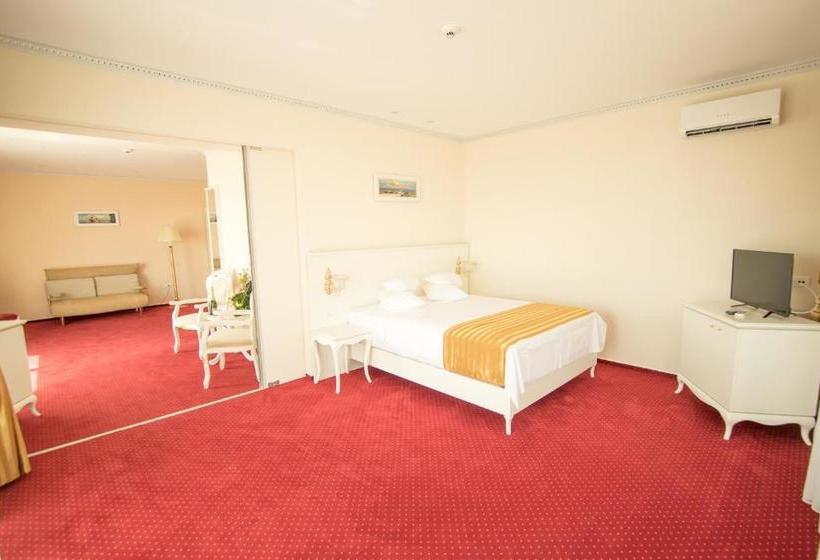 בית מלון כפרי Msr Port