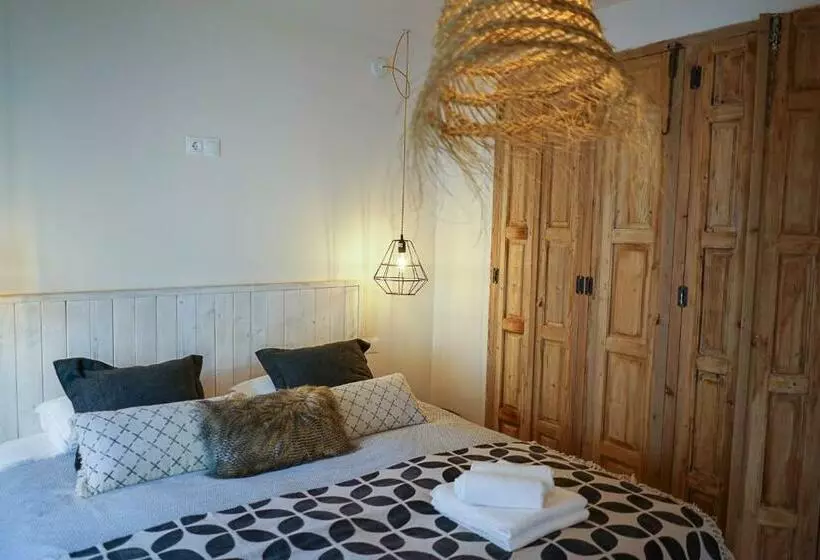 Ronda Center Apartments With Pool