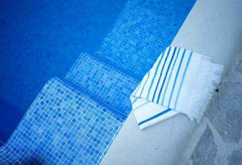 Ronda Center Apartments With Pool