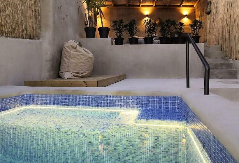 Ronda Center Apartments With Pool