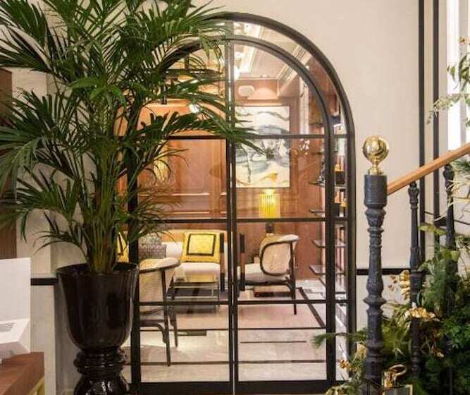 هتل Myr Palacio Vallier