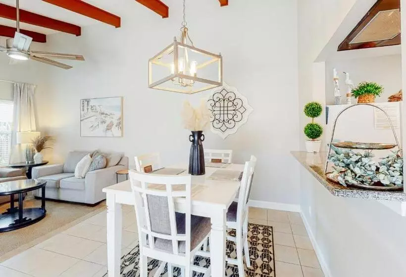 هتل Seascape Tennis Villa 53b