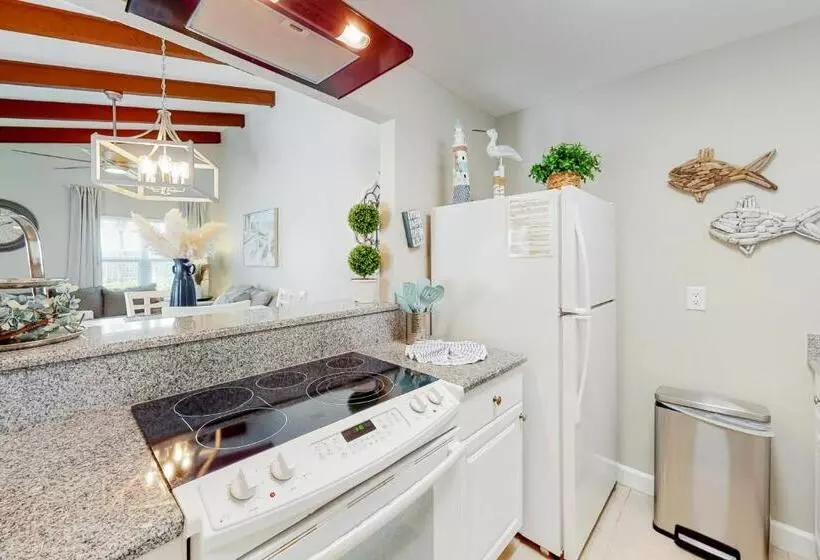 هتل Seascape Tennis Villa 53b