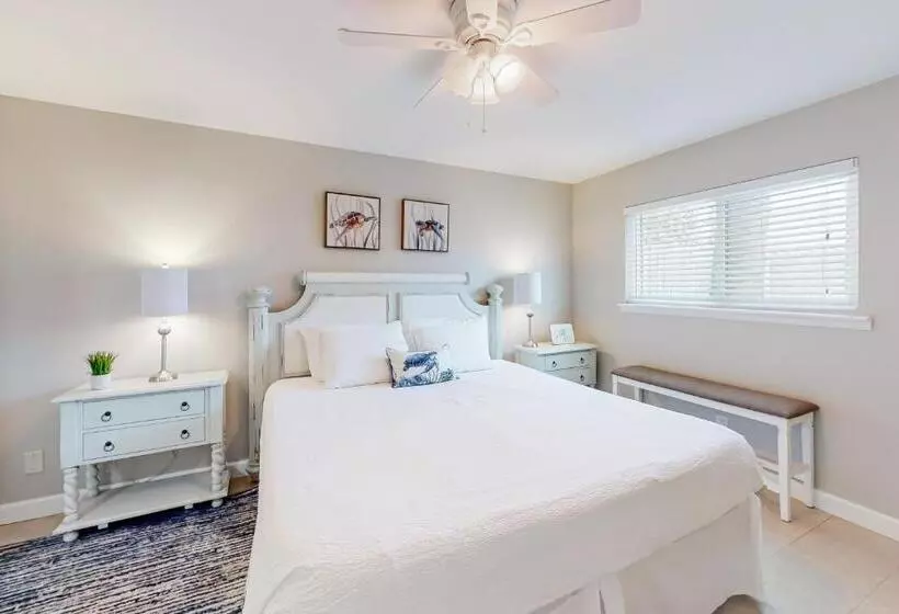 هتل Seascape Tennis Villa 53b