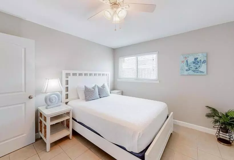 هتل Seascape Tennis Villa 53b