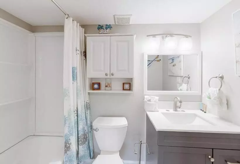 هتل Seascape Tennis Villa 53b