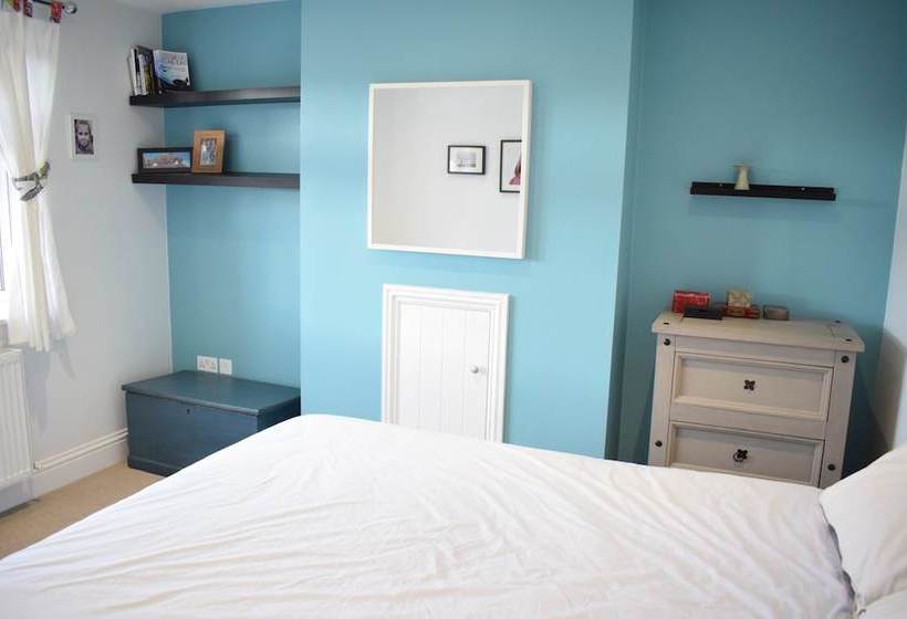 Modern Family Home In London