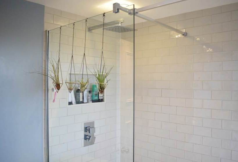 Modern Family Home In London