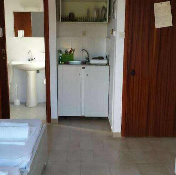 پانسیون Leonidas Rooms