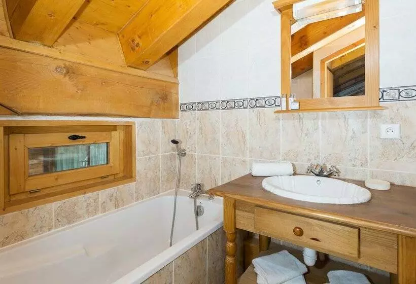 اقامتگاه Madame Vacances Les Chalets De La Tania