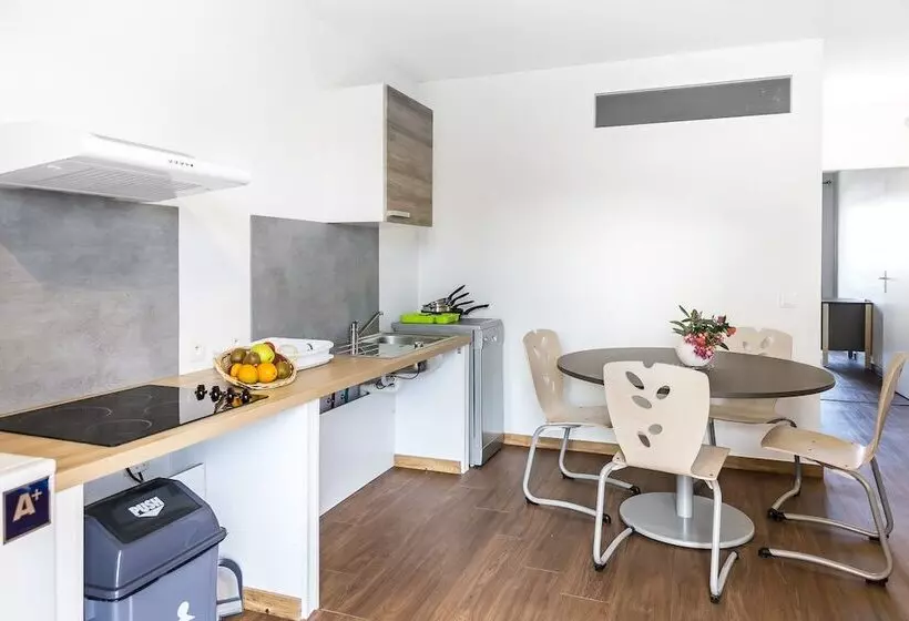 Lomakeskus Les Girelles   Vacances Ulvf