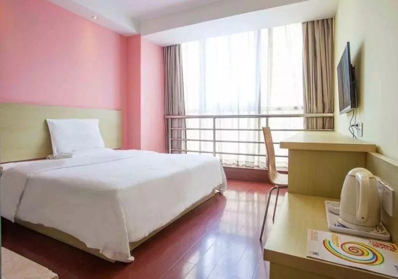 Hotelli 7 Days Inn Sanya Jiefang Road Walking Street Branch