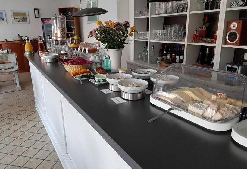 فندق Ferienwohnungen Moenchgut Und Ruegen