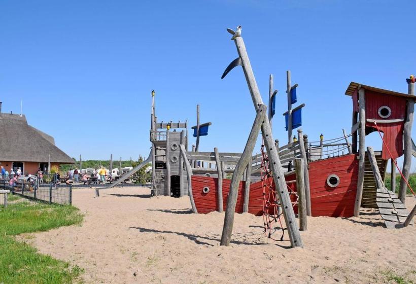 فندق Ferienwohnungen Moenchgut Und Ruegen