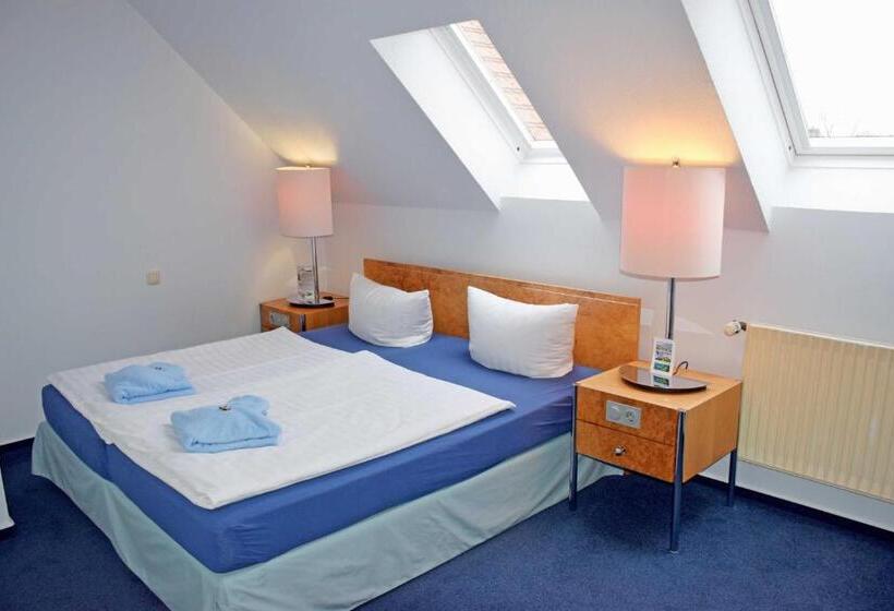 فندق Ferienwohnungen Moenchgut Und Ruegen