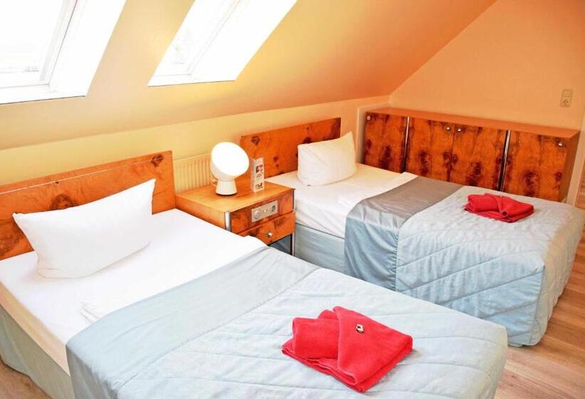 فندق Ferienwohnungen Moenchgut Und Ruegen