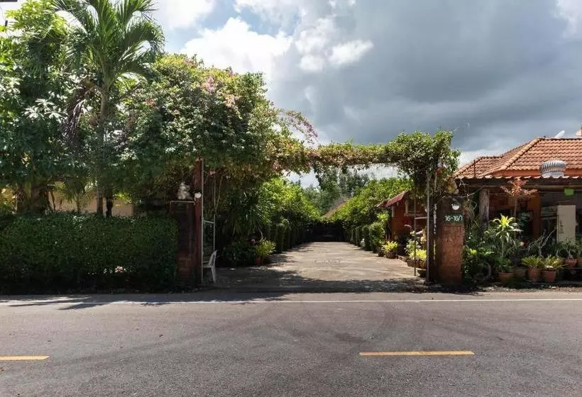 هتل Oyo 896 Shermar Garden Resort