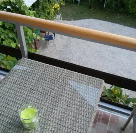 پانسیون Apartman Nisa