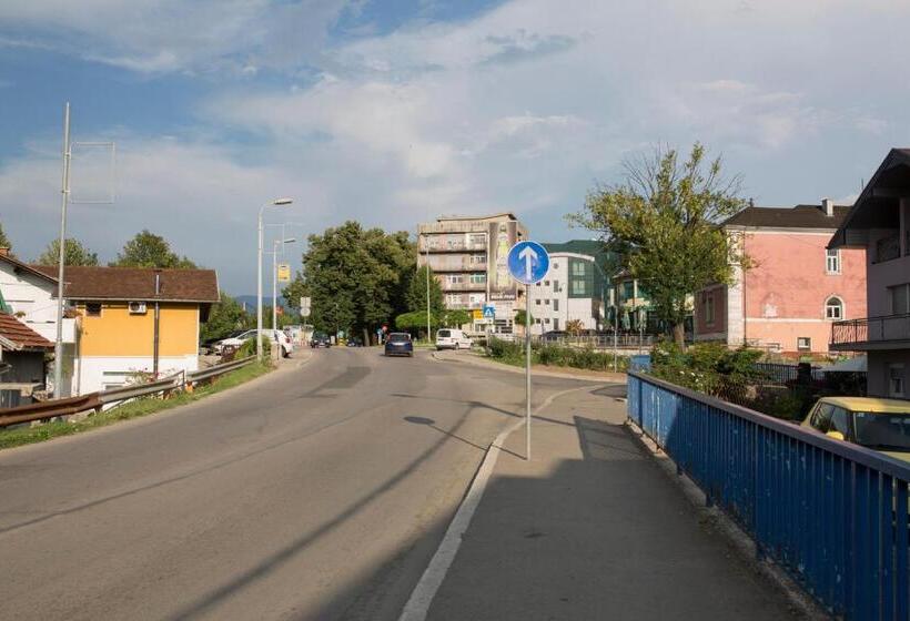 پانسیون Apartman Nisa