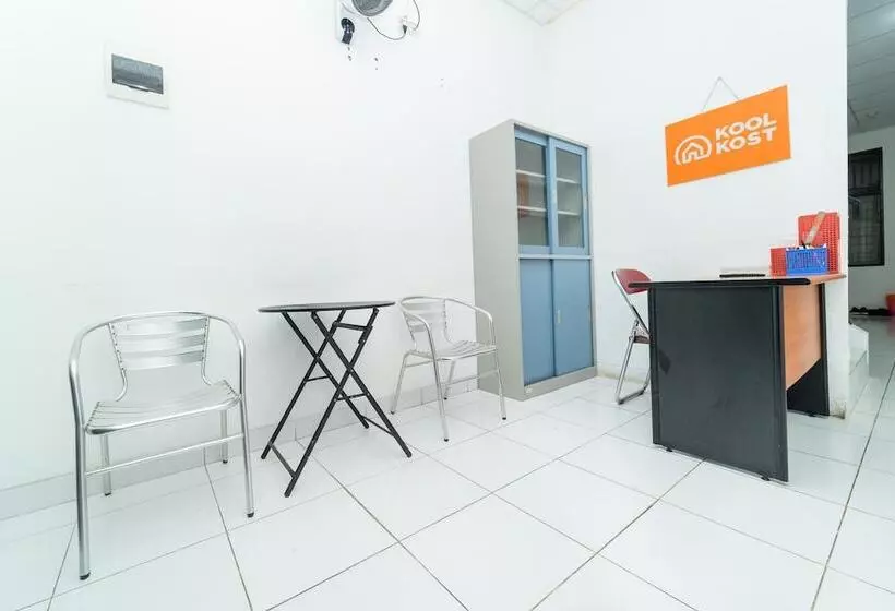 ペンション Koolkost Syariah Near Summarecon Mall Serpong