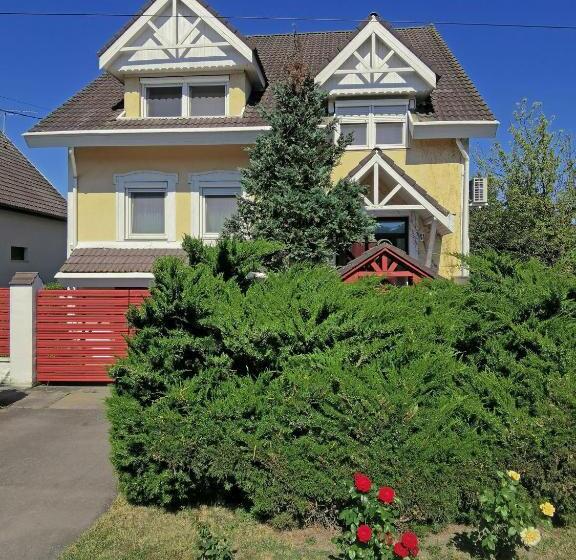 ペンション Magic Holiday Vendégház