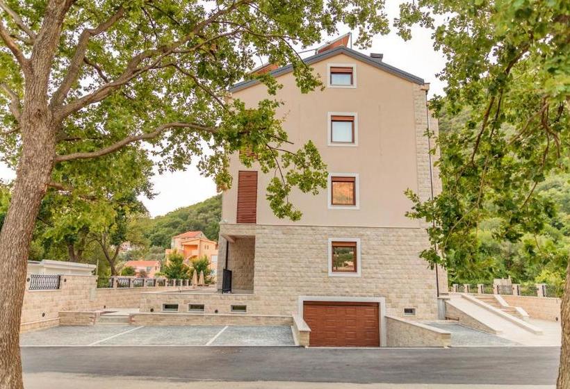 پانسیون Luxury Apartments Queen