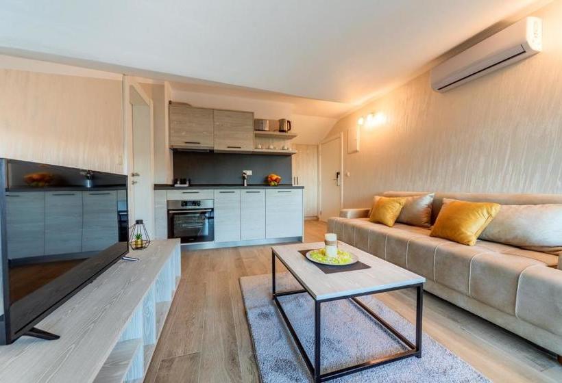 پانسیون Luxury Apartments Queen