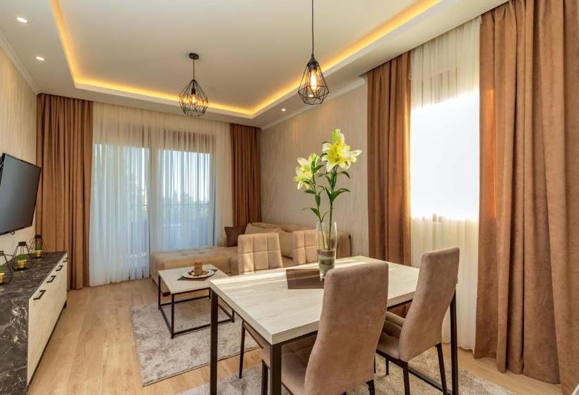 پانسیون Luxury Apartments Queen