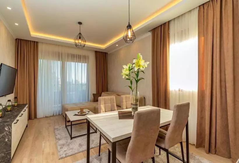 پانسیون Luxury Apartments Queen