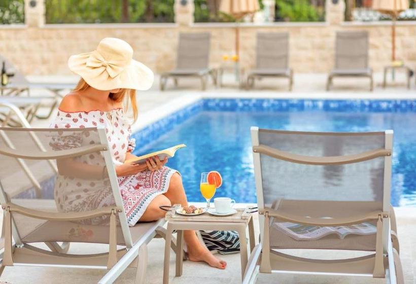 پانسیون Luxury Apartments Queen