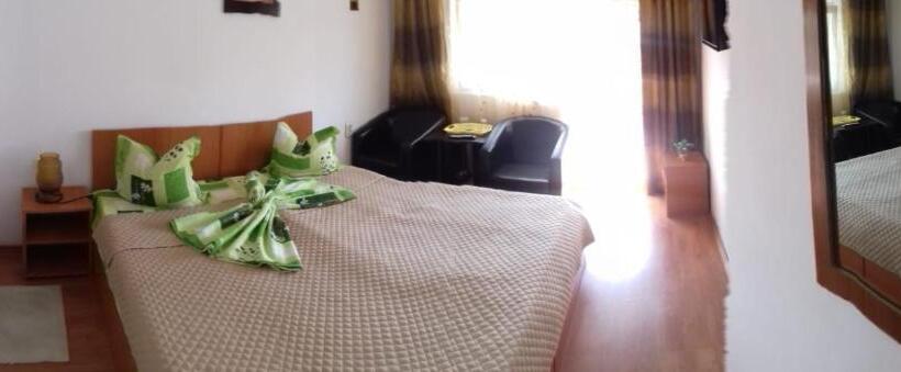 פנסיון Vila Efor