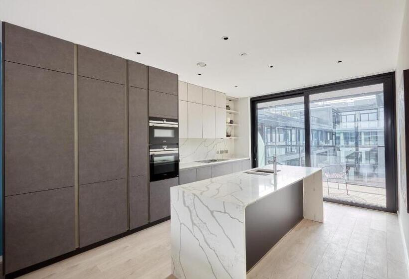 Sonder At Britain Quay