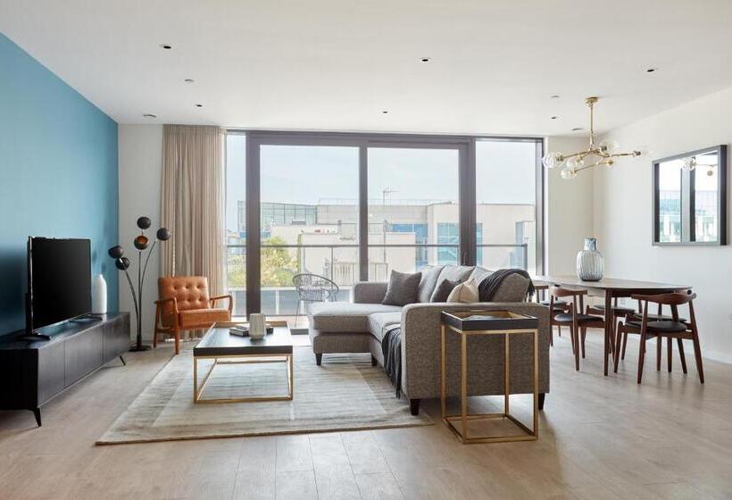 Sonder At Britain Quay