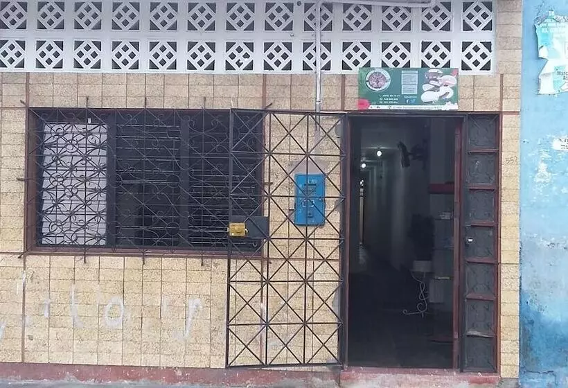 Retkeilymaja Urcututo House Iquitos