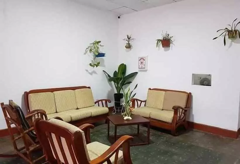 Retkeilymaja Urcututo House Iquitos