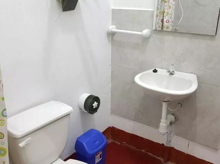 Retkeilymaja Urcututo House Iquitos