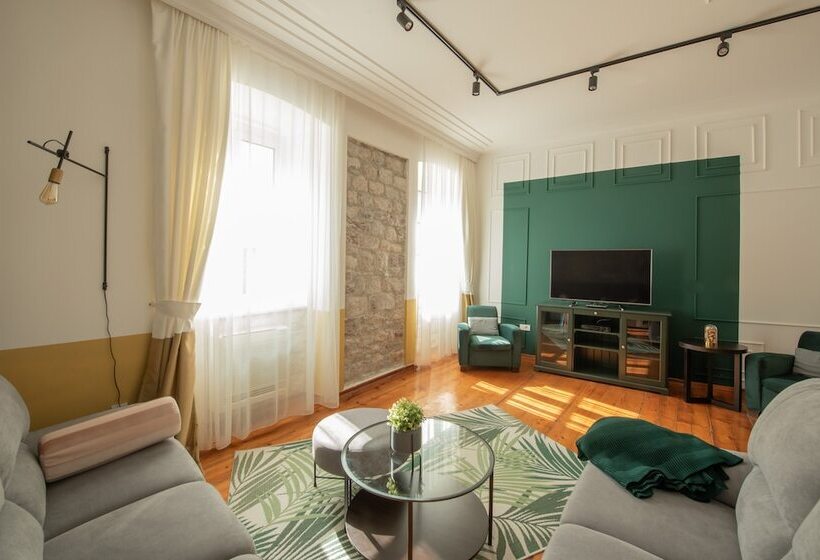 پانسیون Kotor Nest