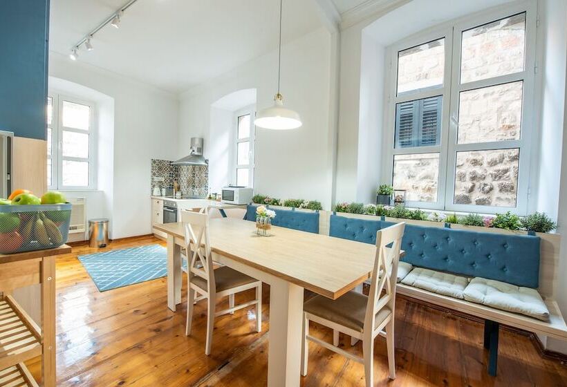 پانسیون Kotor Nest