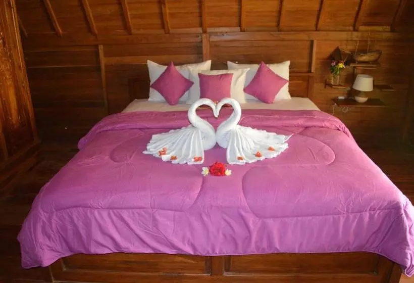 ペンション The Lumbung Tejakula