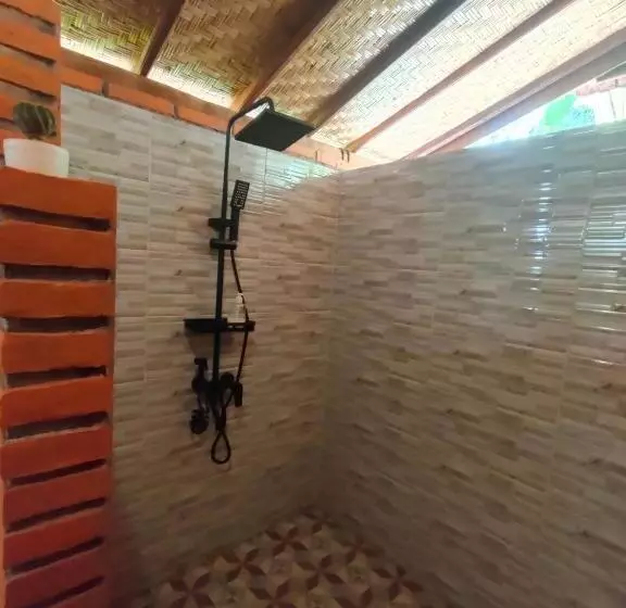 ペンション The Lumbung Tejakula