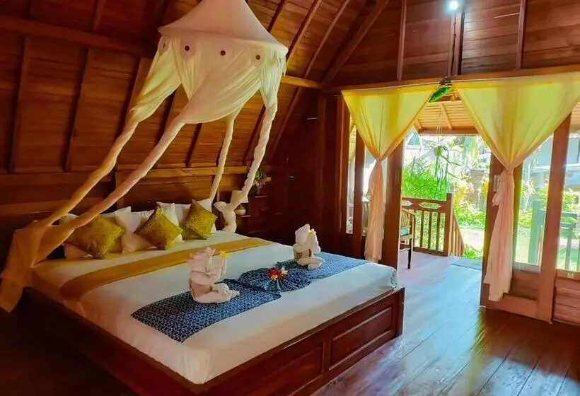 ペンション The Lumbung Tejakula