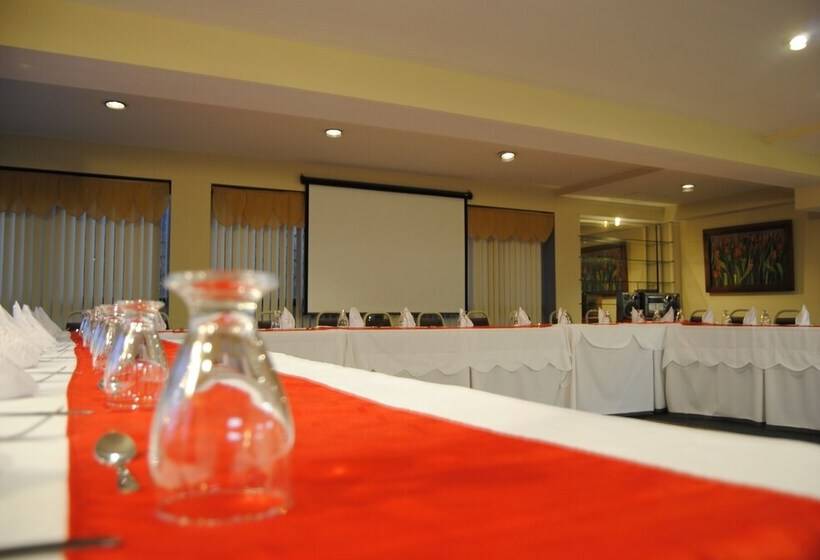 Aparthotel La Cordillera